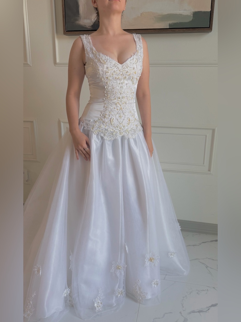 Vintage Style Wedding Dress Lace Appliqué Satin Bridal Gown
